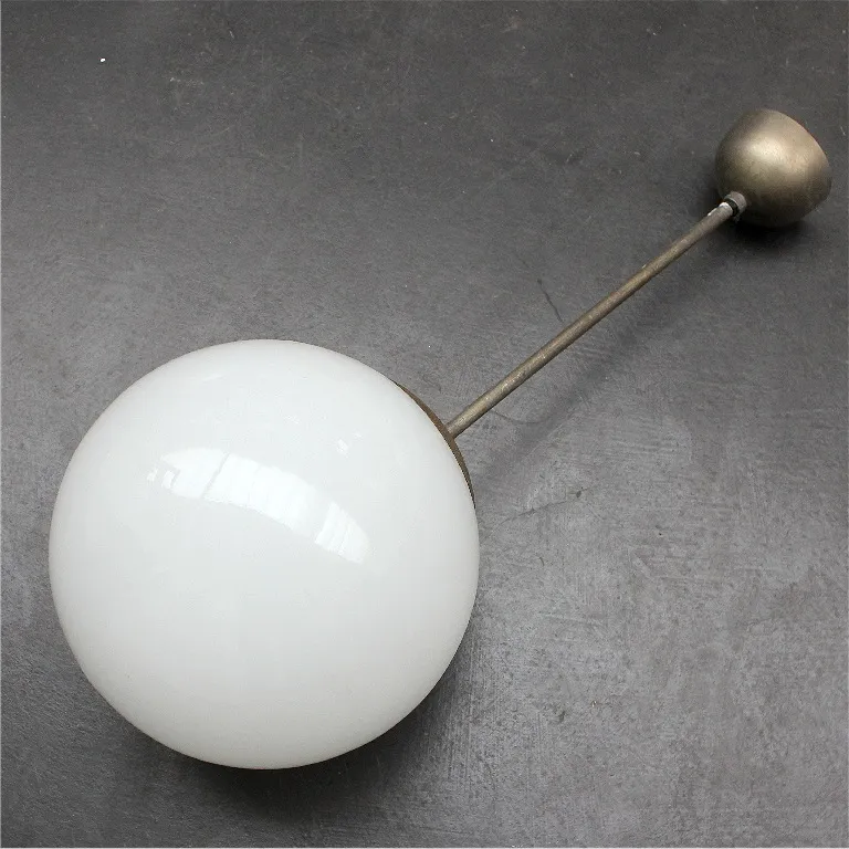 Antike Kugelpendelleuchte Bauhaus